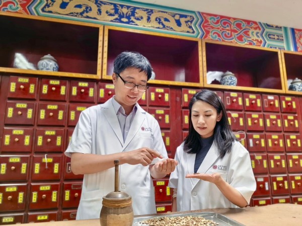 民生周刊 | 让群众方便看中医、放心看中医、看上好中医——访北京中医药大学东直门医院党委副书记、院长张涛静