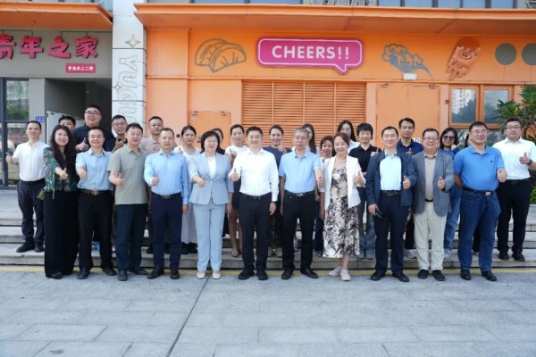 东直门医院副院长王彬一行赴厦门医院调研国家区域医疗中心建设并慰问派驻专家